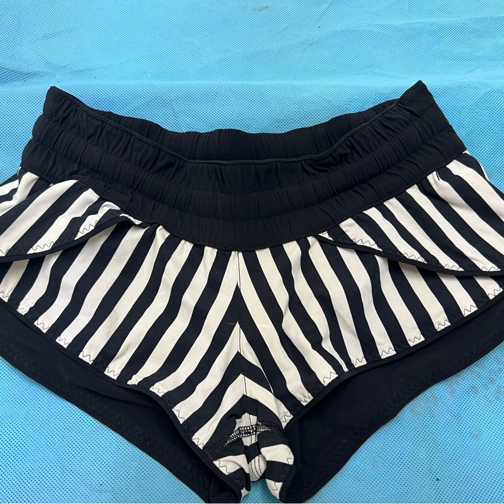 Lululemon 2 inch board shorts